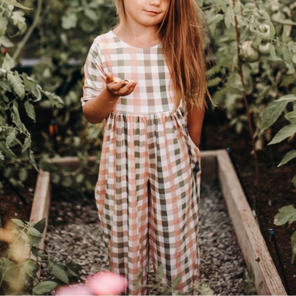 Girls Plaid Short-Sleeve Romper in Pink & Green